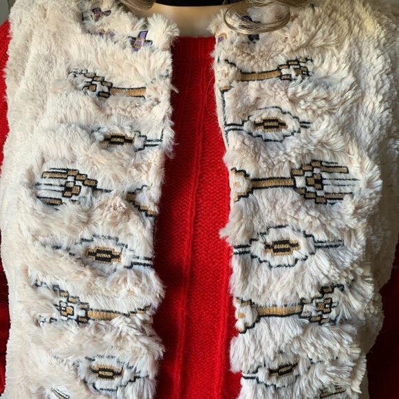 Flying Tomato Embroidered Faux Fur Vest - Picture 13 of 17